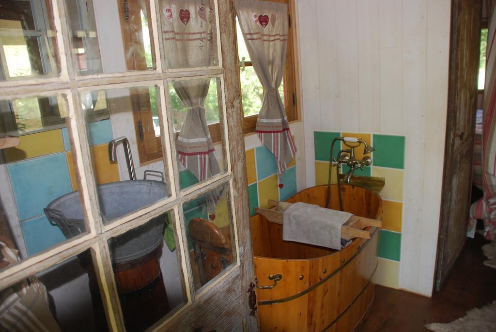 Maison D'Hotes Ainsi Soie T-Il Combovin Habitación foto